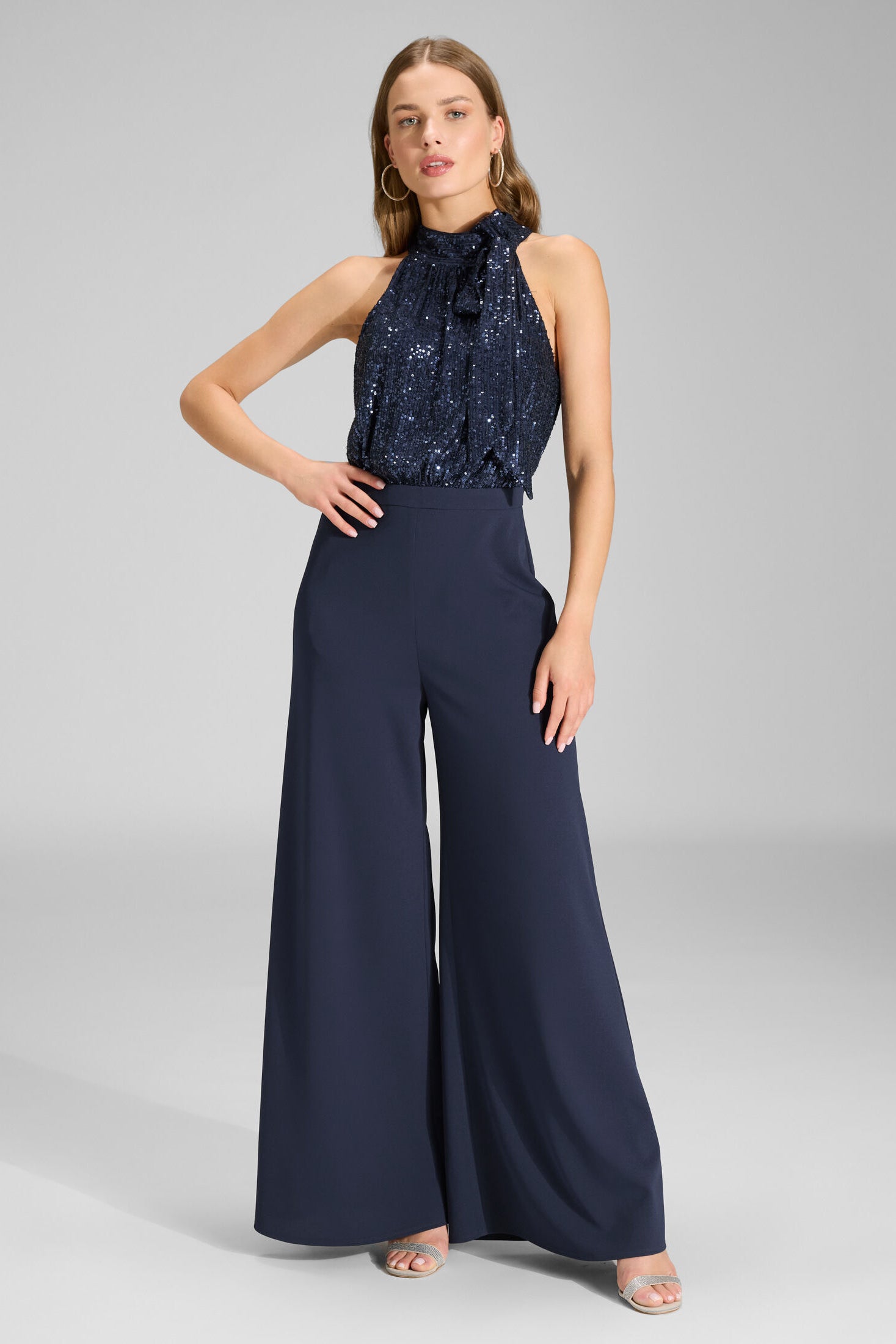 Ärmelloser Jumpsuit mit Schluppenblusen Top aus elastischer Paillette navy