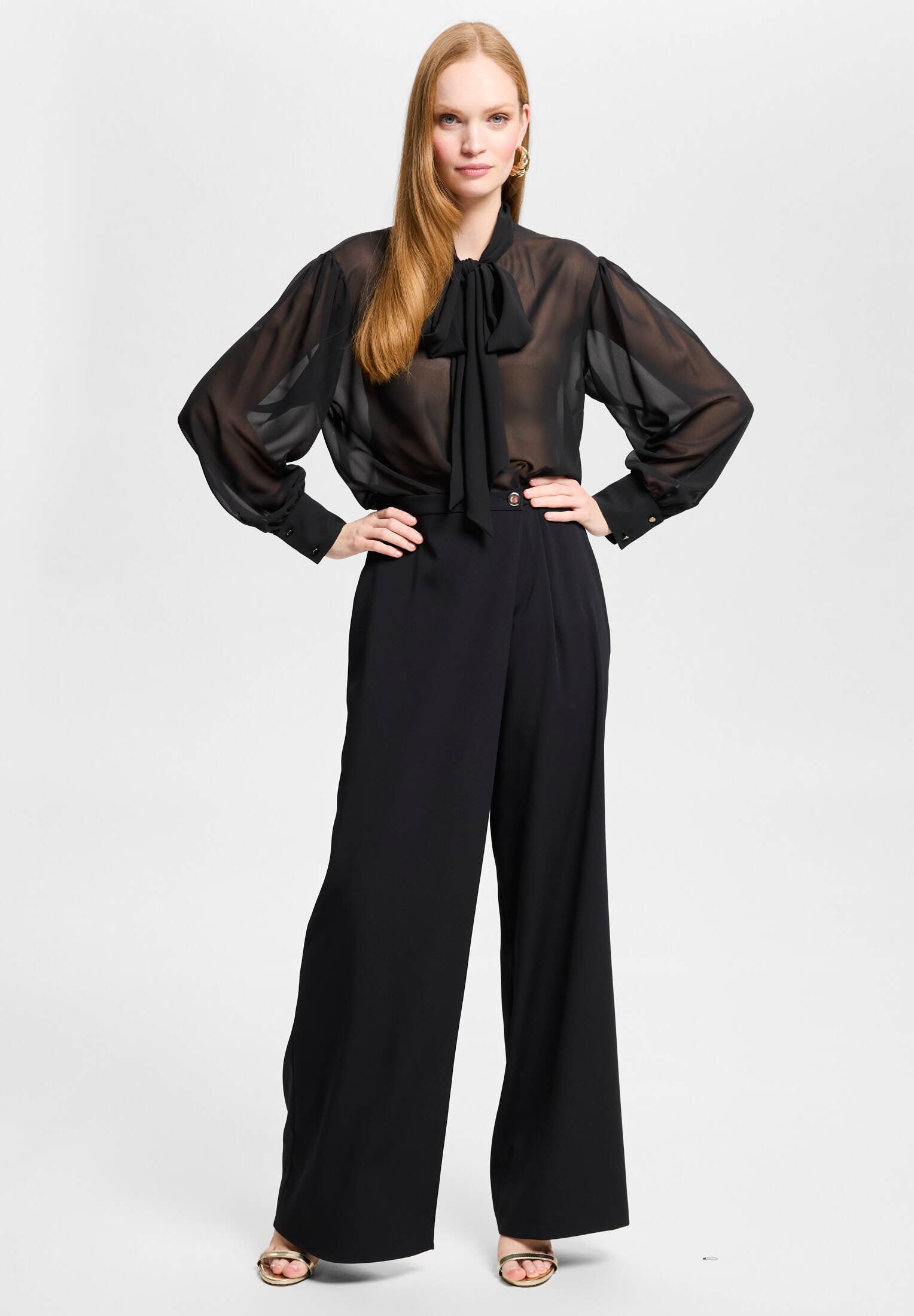 Bundfaltenhose mit asymmetrischer Überlappung black