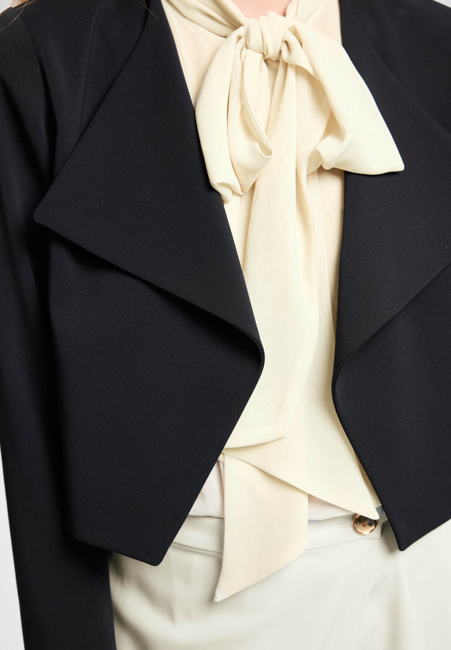 Verkürzter Blazer aus Webware