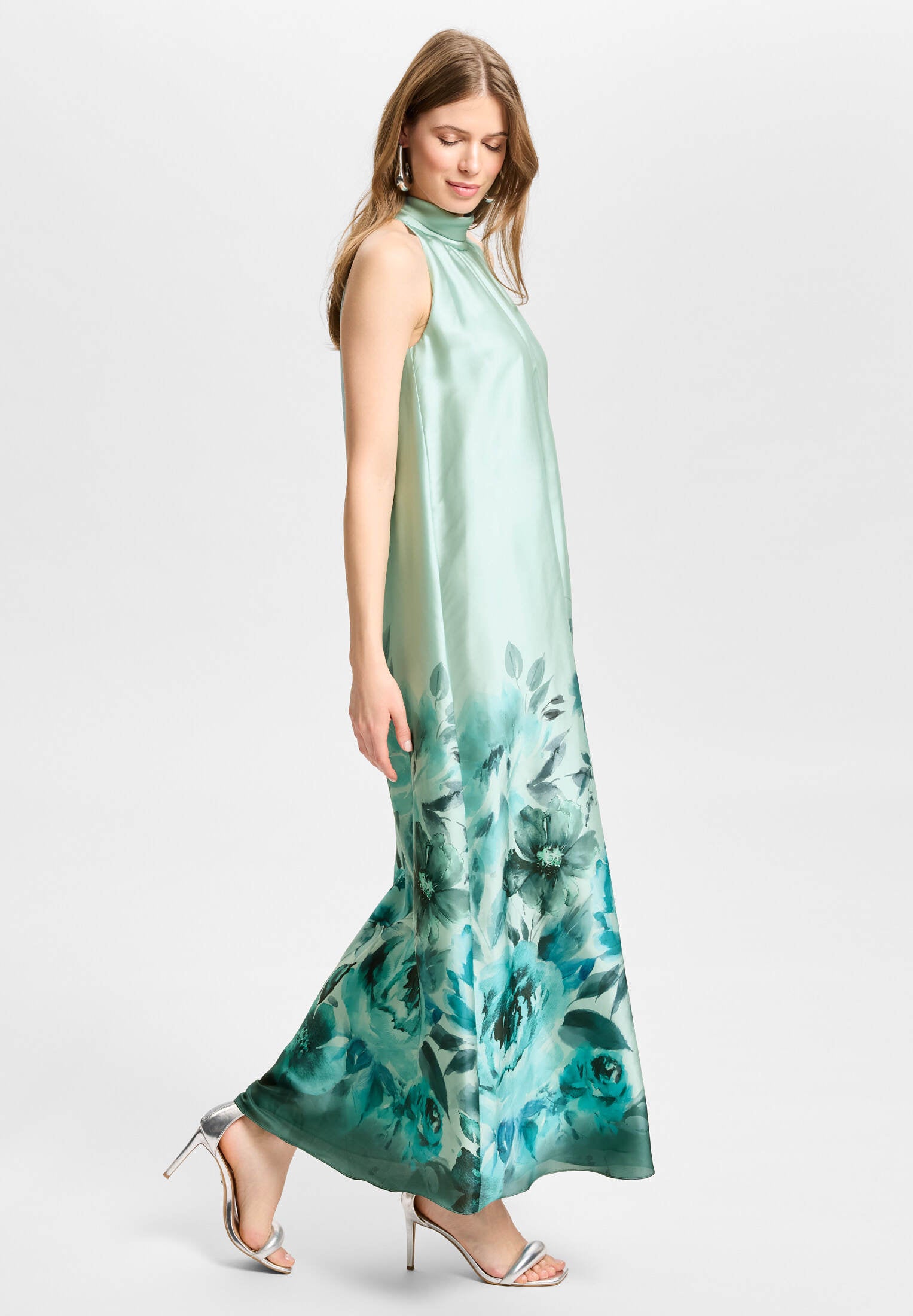Abendkleid aus Satin mit Bordüren-Print