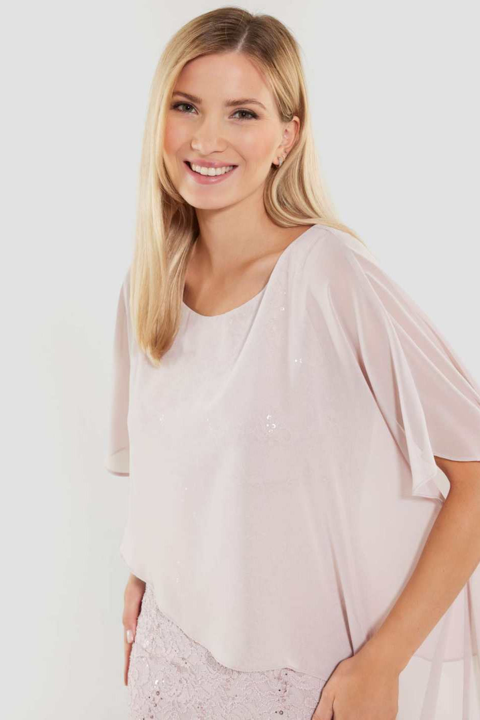 Pailletten-Kleid mit asymmetrischem Chiffon-Überwurf