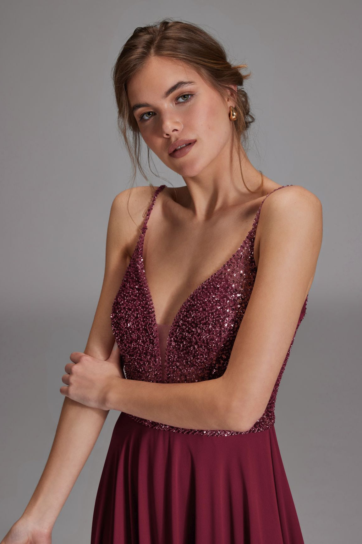 Langes paillettenbesticktes Abiball-Kleid