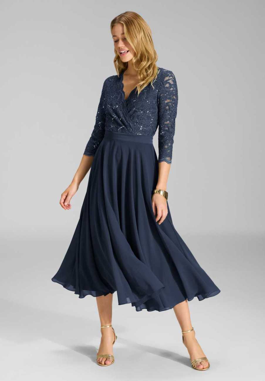 Cocktailkleid aus Material-Mix