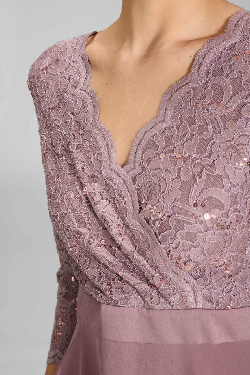 Cocktailkleid aus Material-Mix