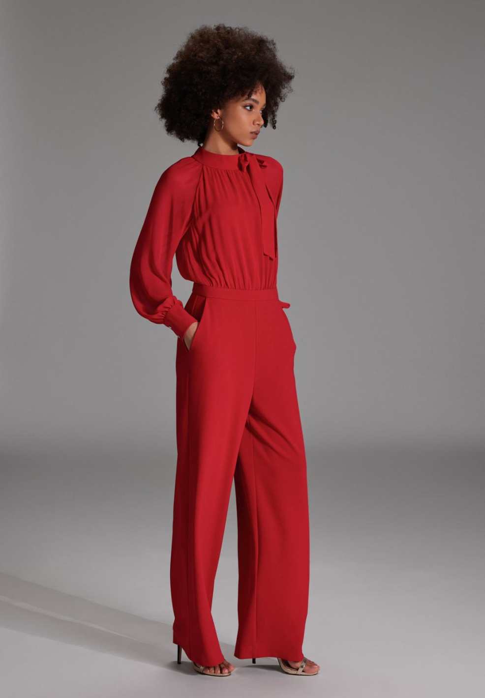 Langärmeliger Jumpsuit mit Schluppe aus Crepe Jersey und Chiffon Mix