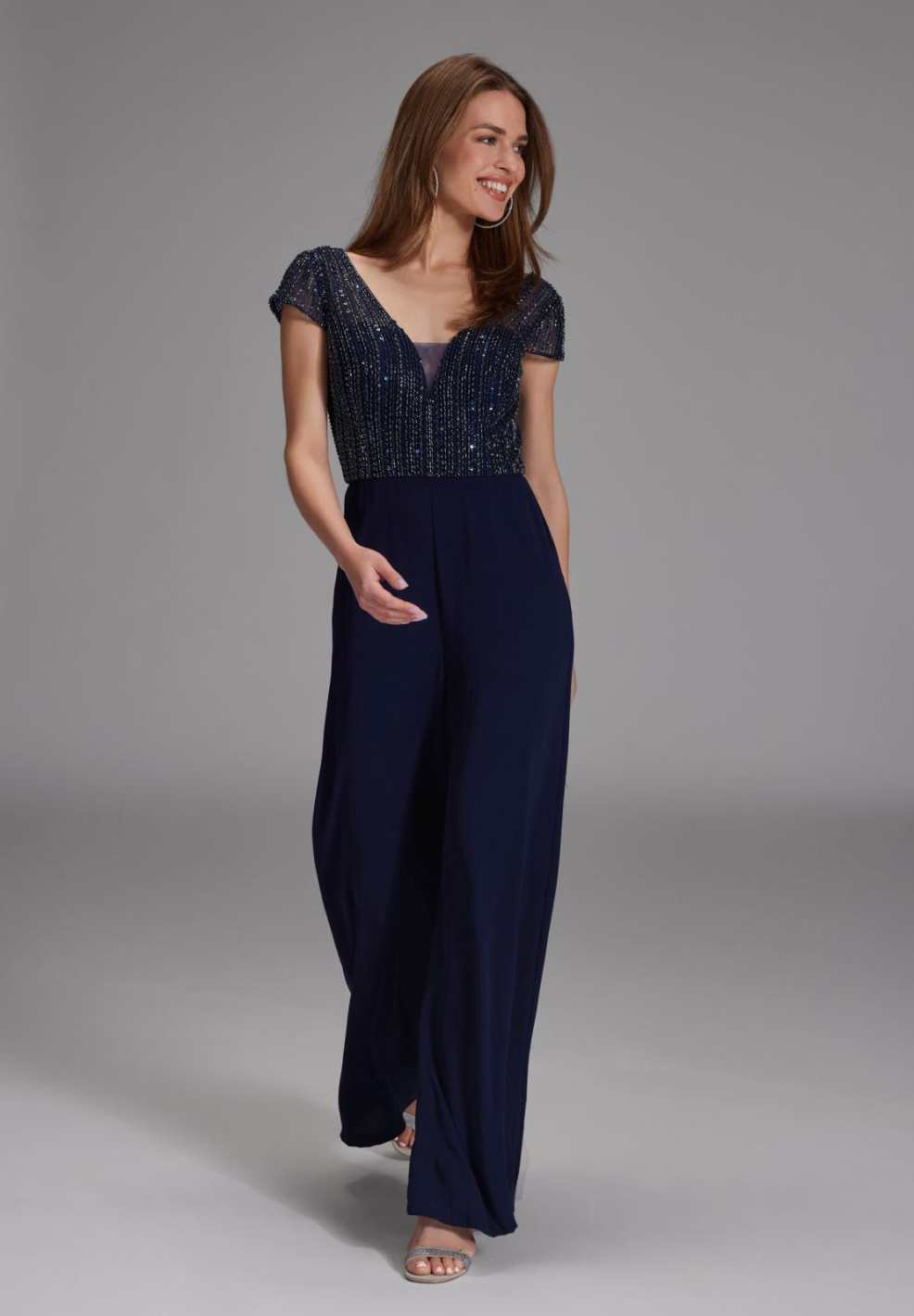Jumpsuit mit Stickerei und kleinem Ärmelansatz