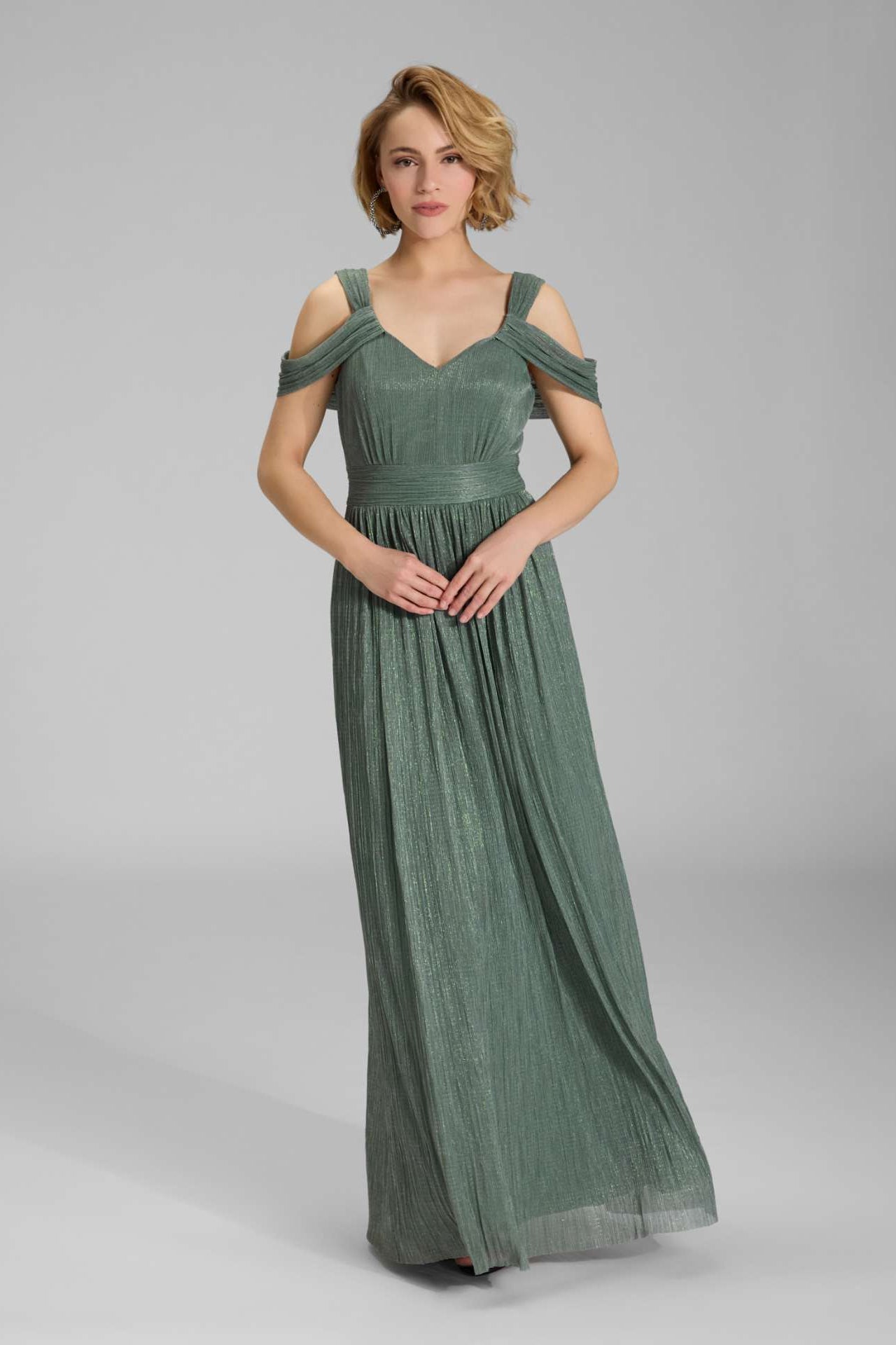 Abendkleid aus plissiertem Jersey mit metallic Fäden und Cold Shoulder Trägern pistachio green