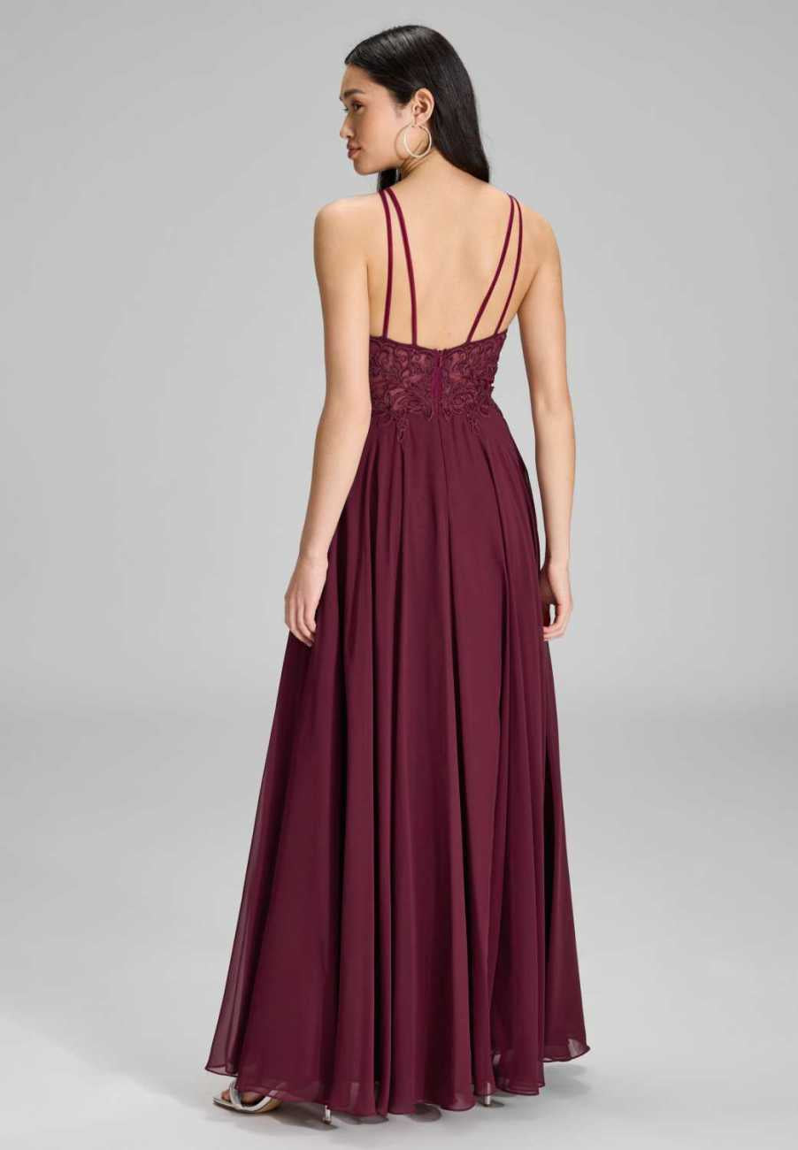 Abendkleid mit Stickerei und Chiffonrock