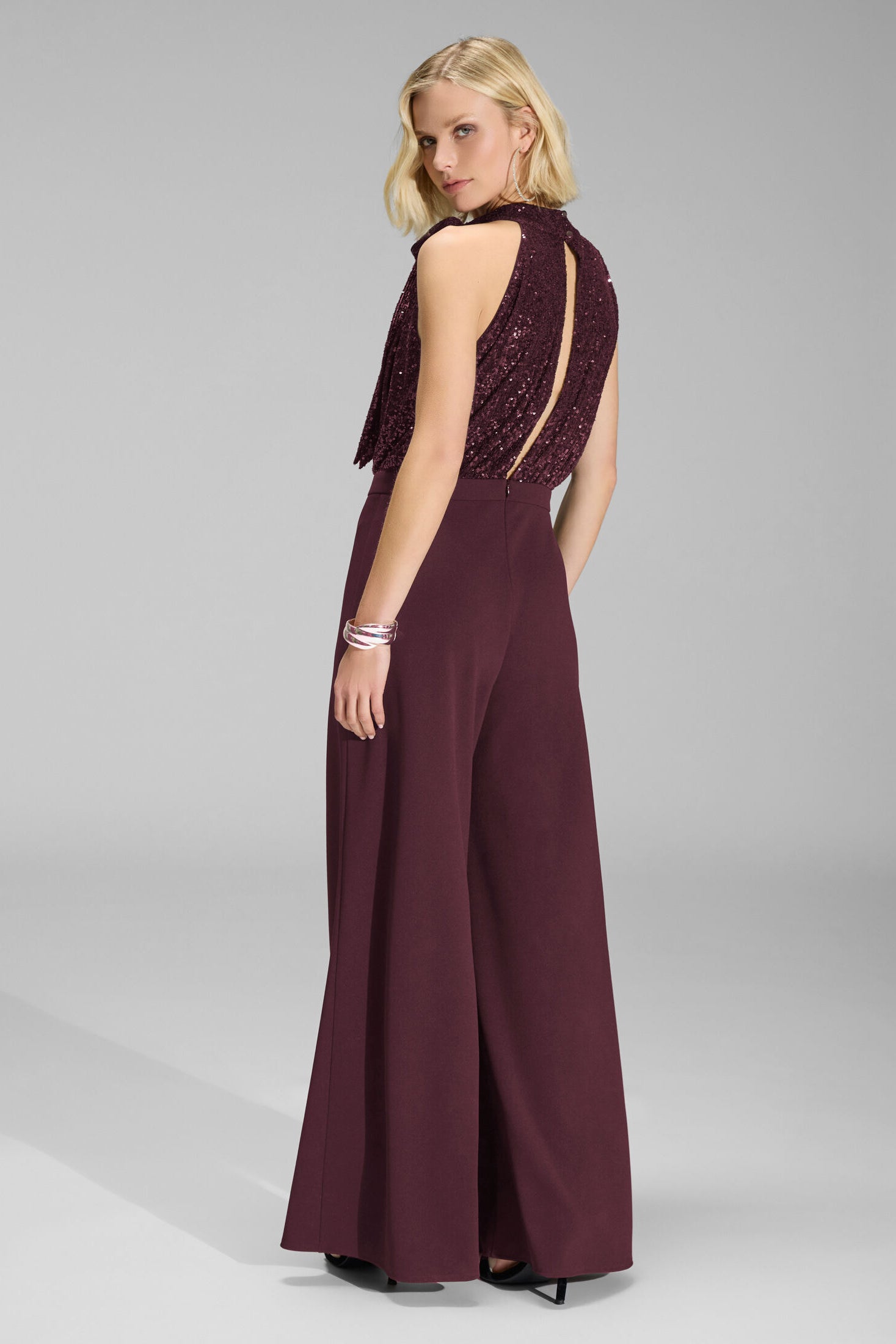 Ärmelloser Jumpsuit mit Schluppenblusen Top aus elastischer Paillette