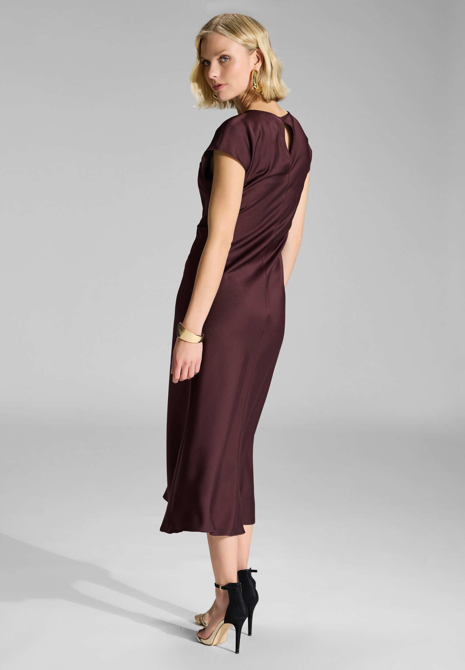 Slip Dress aus Satin mit Twist Detail