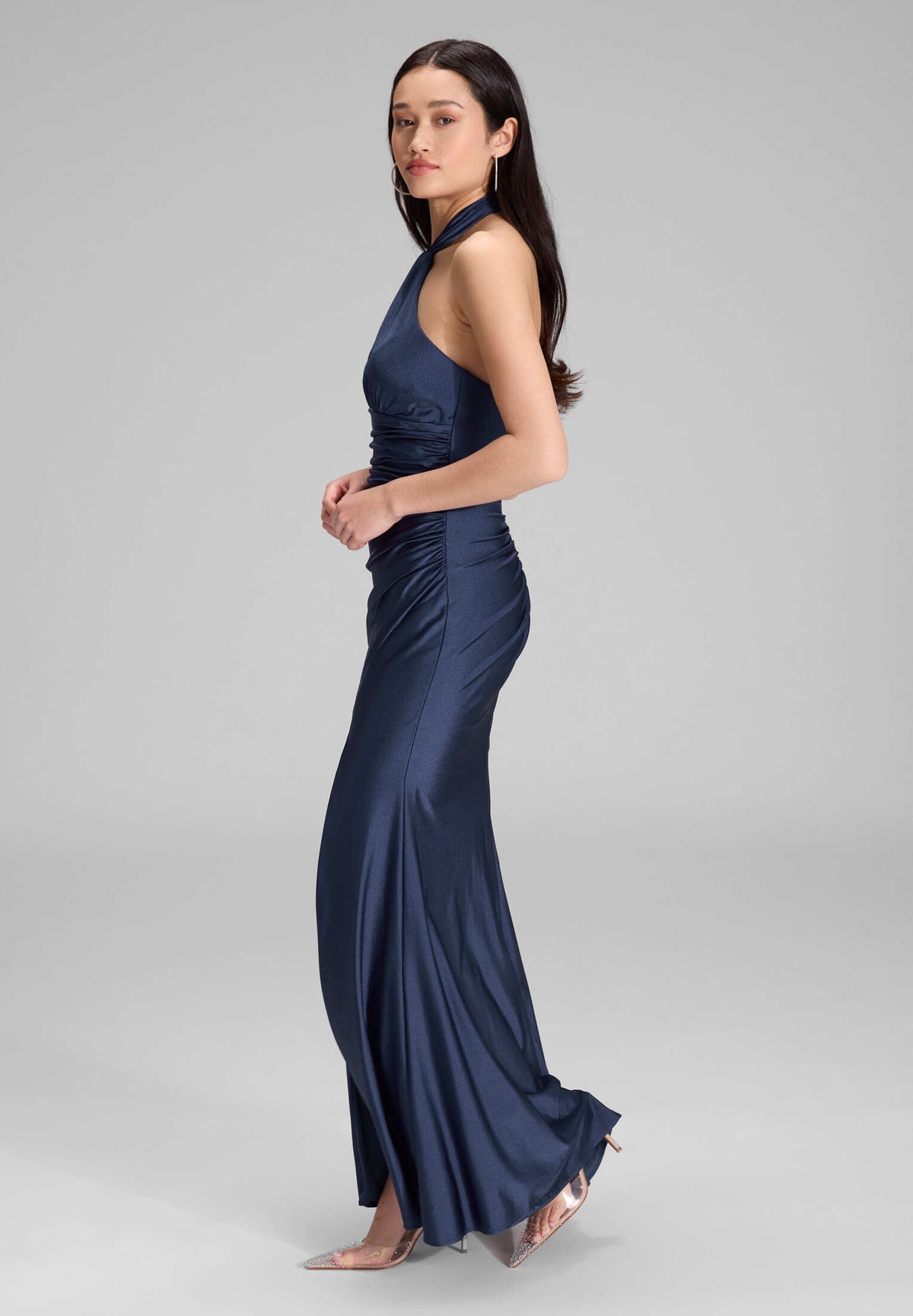 Figurbetontes Neckholder-Kleid aus Jersey