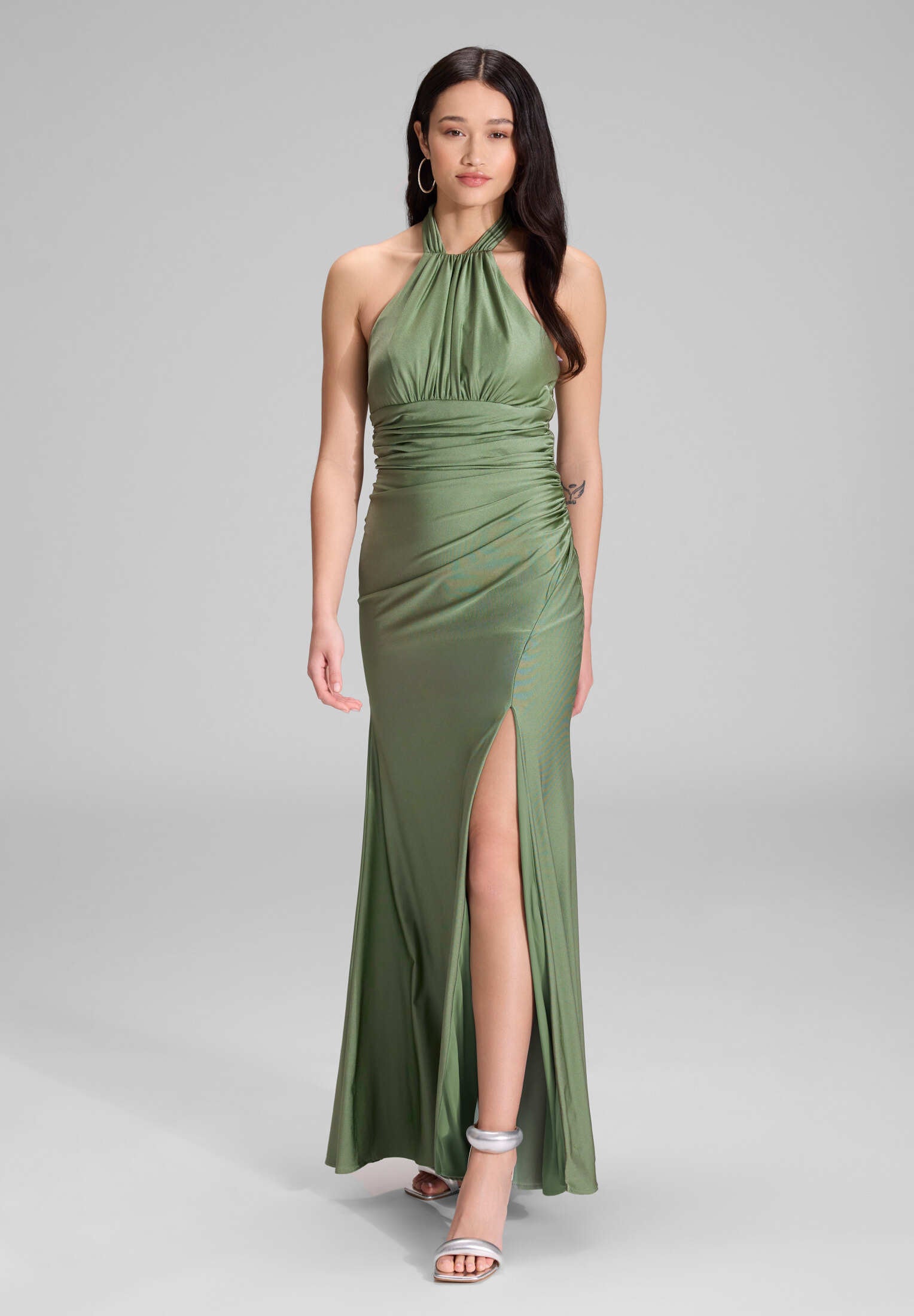 Figurbetontes Neckholder-Kleid aus Jersey matcha green