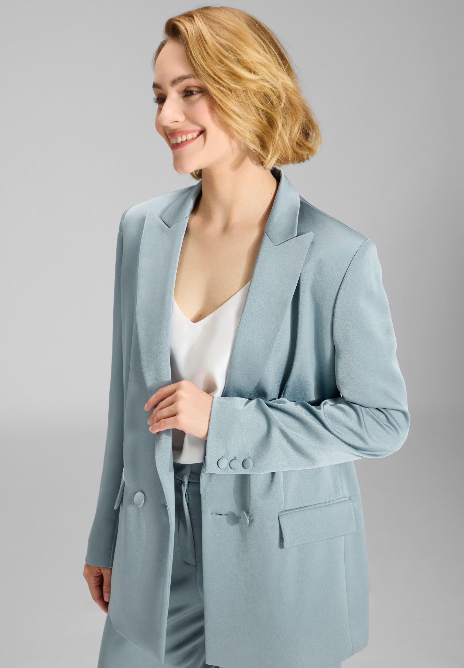 Doppelreihiger Blazer aus Satin