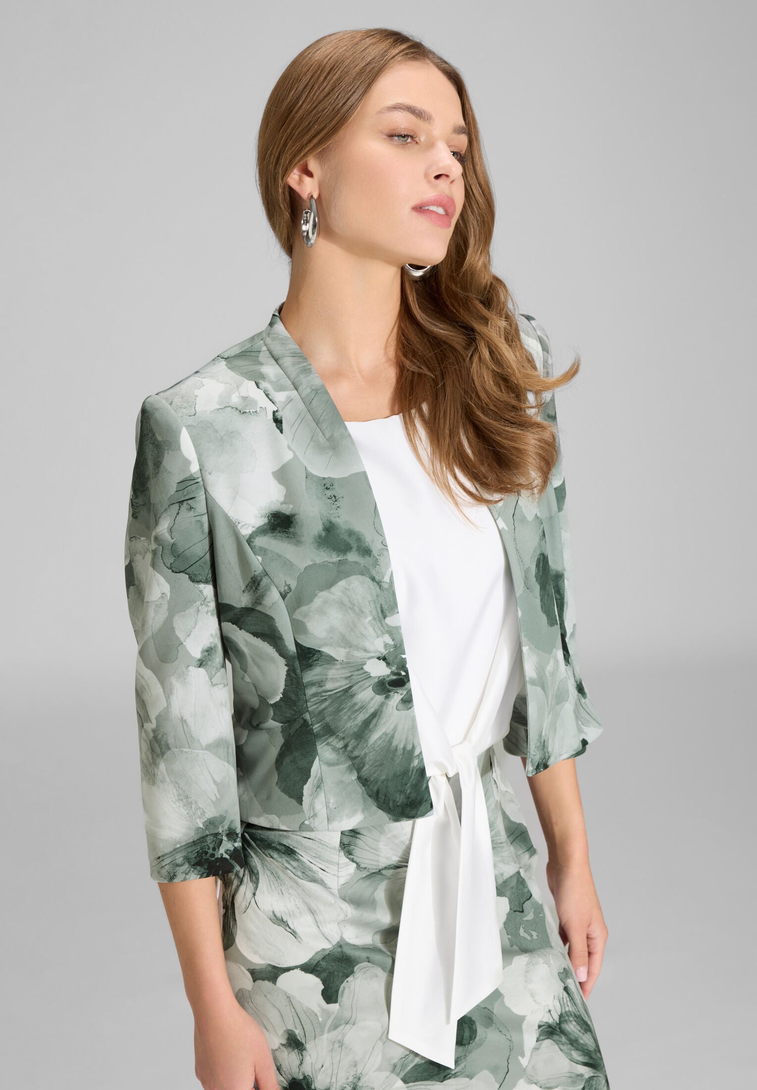 Taillierte Jacke aus bedrucktem Scuba