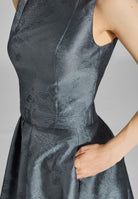 Floraler Jacquard Rock mit Falten in Midi Länge