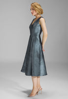 Midi Kleid aus floralem Jacquard mit V-Ausschnitt