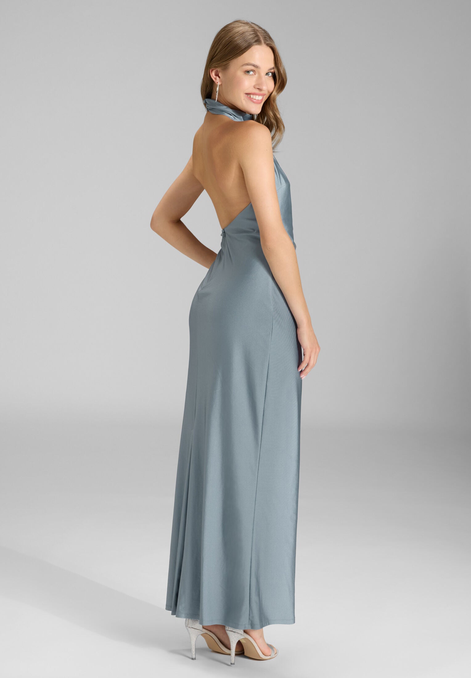 Abendkleid aus Jersey Satin mit Drapierung am Kragen