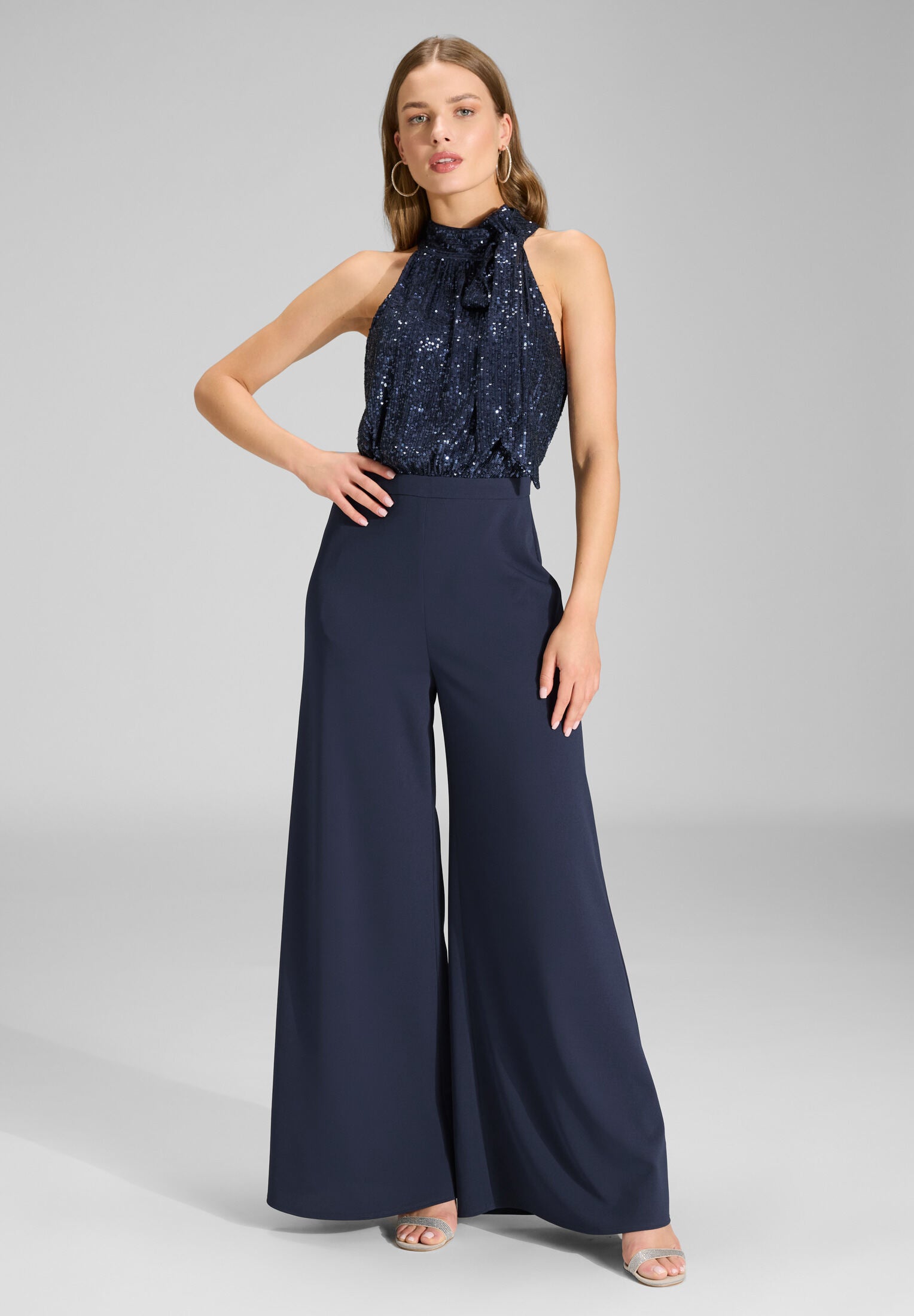 Ärmelloser Jumpsuit mit Schluppenblusen Top aus elastischer Paillette navy