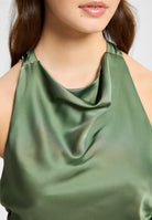 Midikleid aus Satin mit Rückenausschnitt