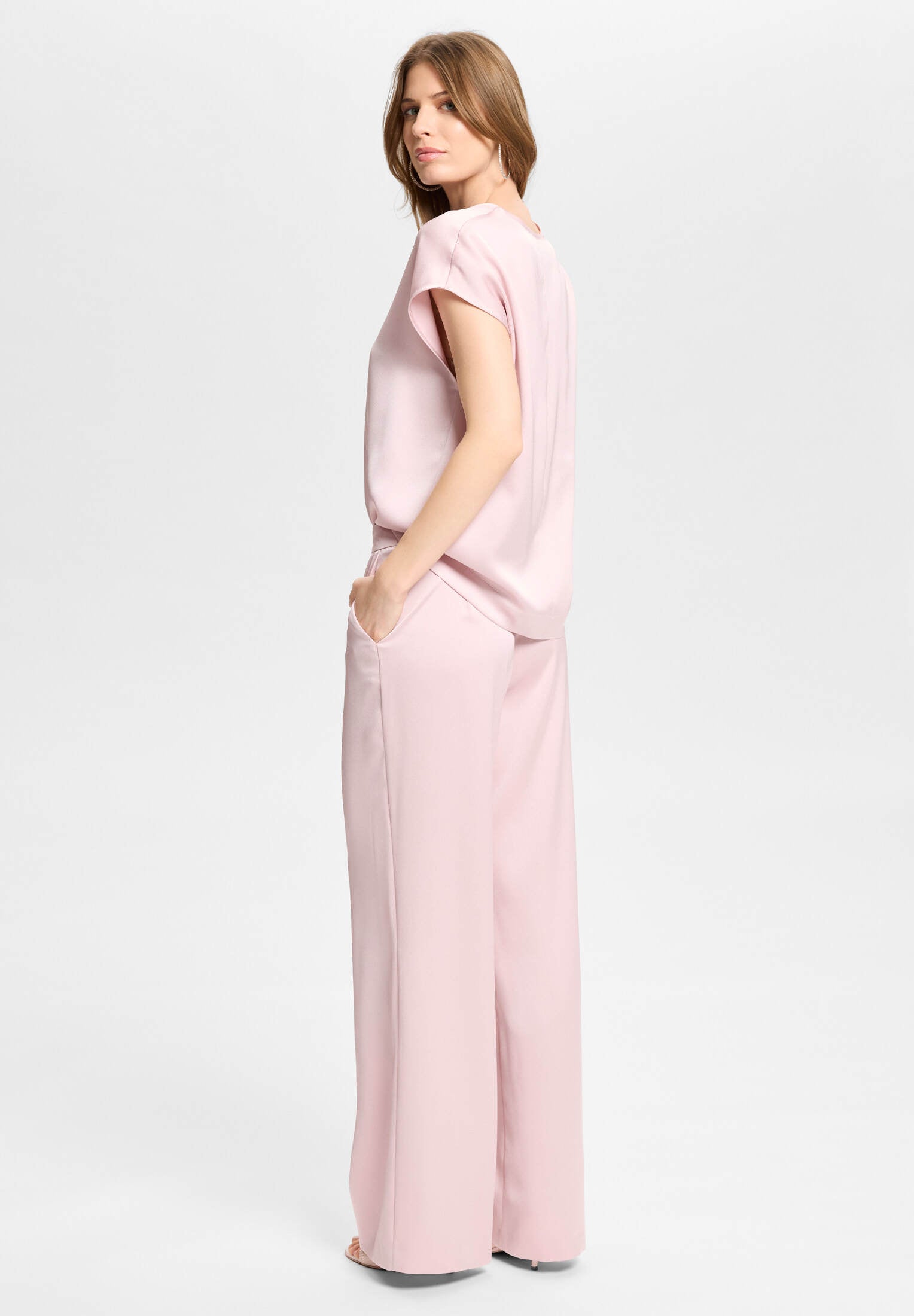 Hose aus Satin mit geradem Bein