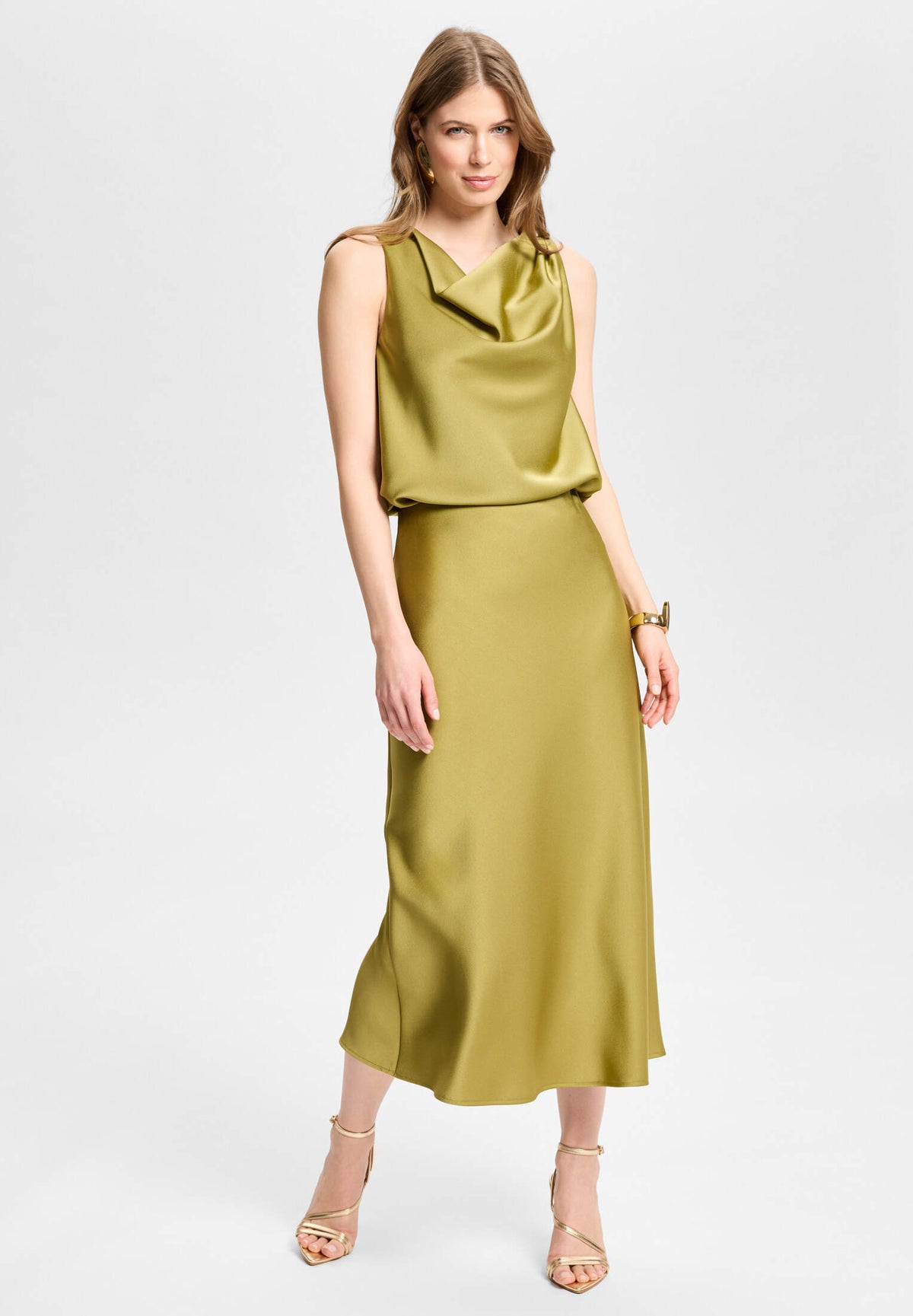 Satintop mit Wasserfallausschnitt amber green