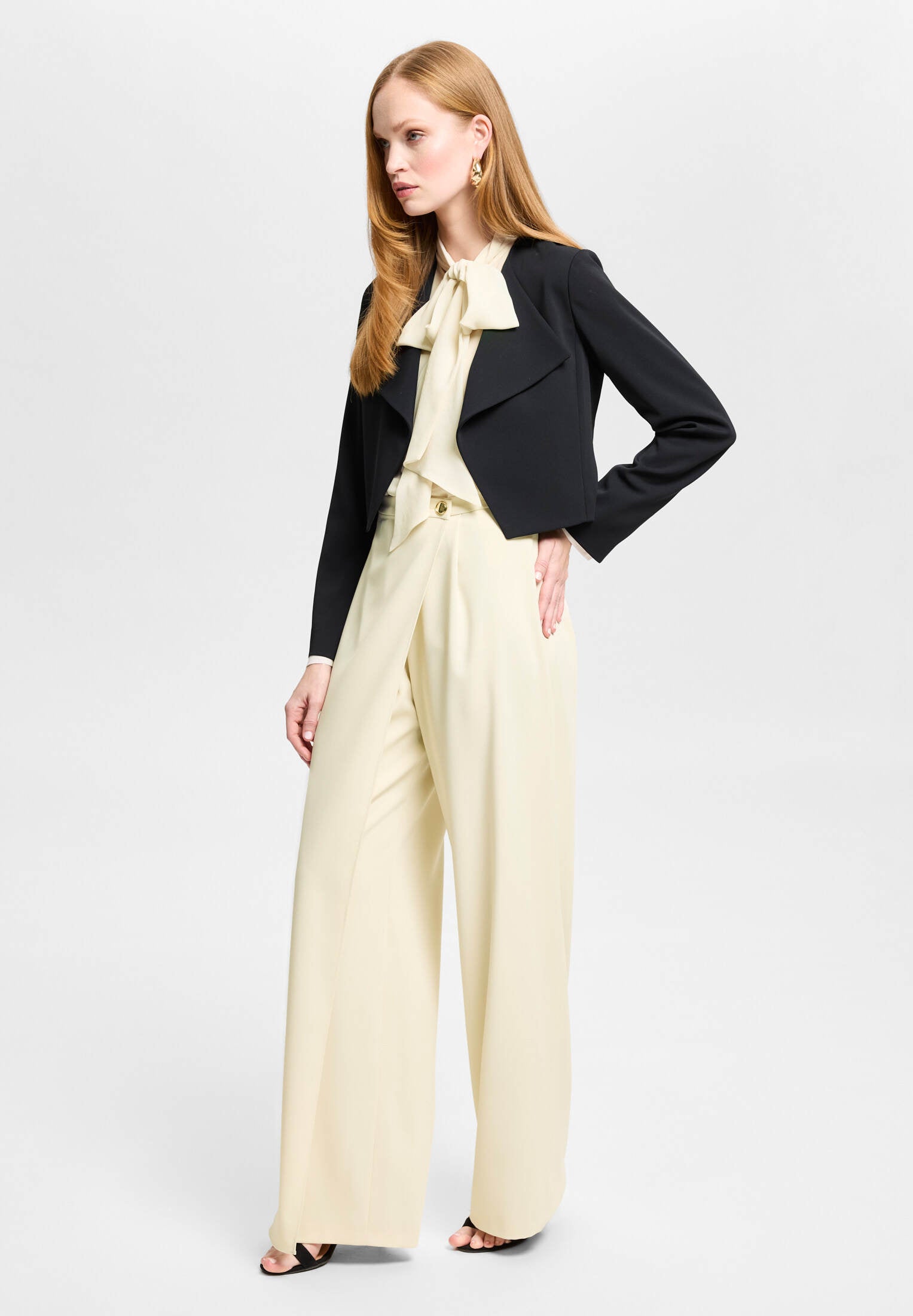 Verkürzter Blazer aus Webware