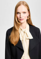Verkürzter Blazer aus Webware