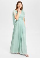 Abendkleid aus Crinkle Chiffon mit Schal-Cape