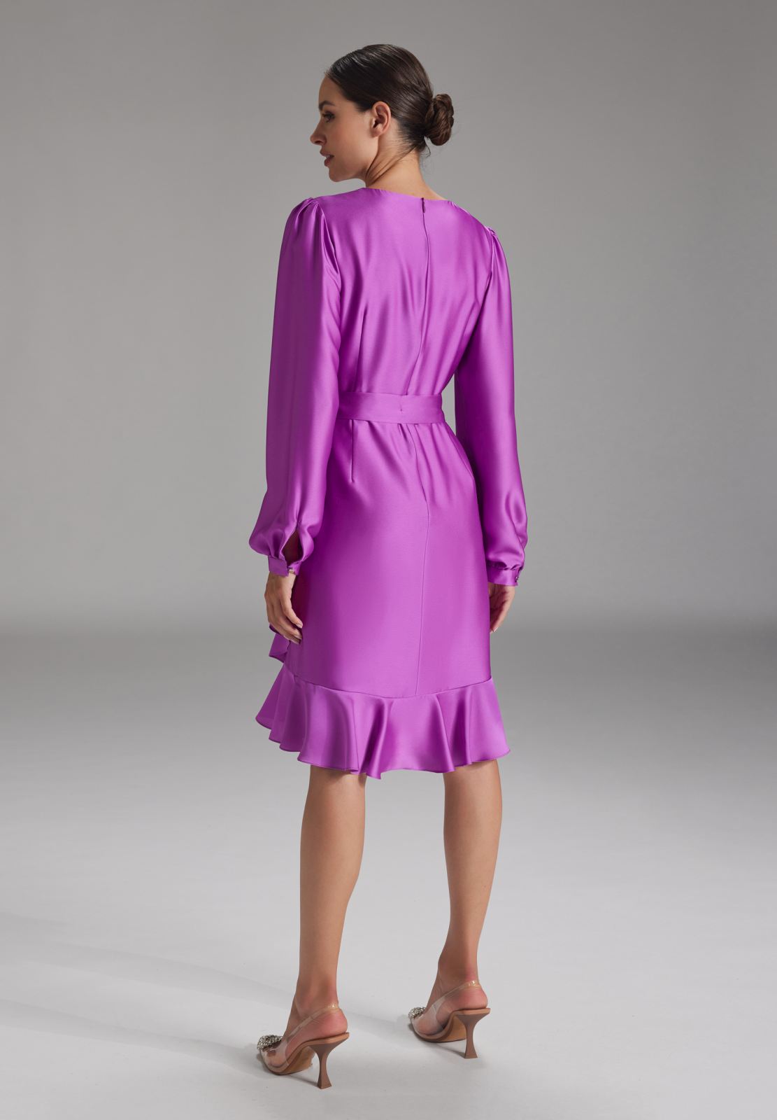Volantkleid aus nachhaltigem Satinchiffon