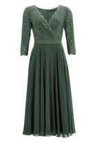 Cocktailkleid aus Material-Mix