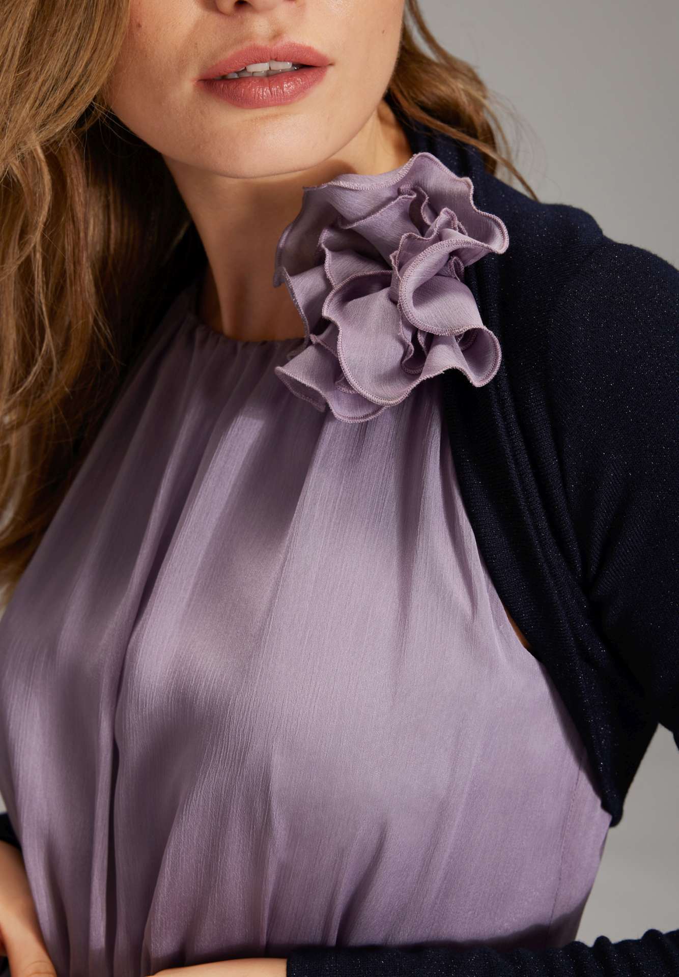 Kurzer Bolero mit Glitzergarn