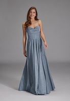 Schimmerndes Abendkleid mit Drapierung
