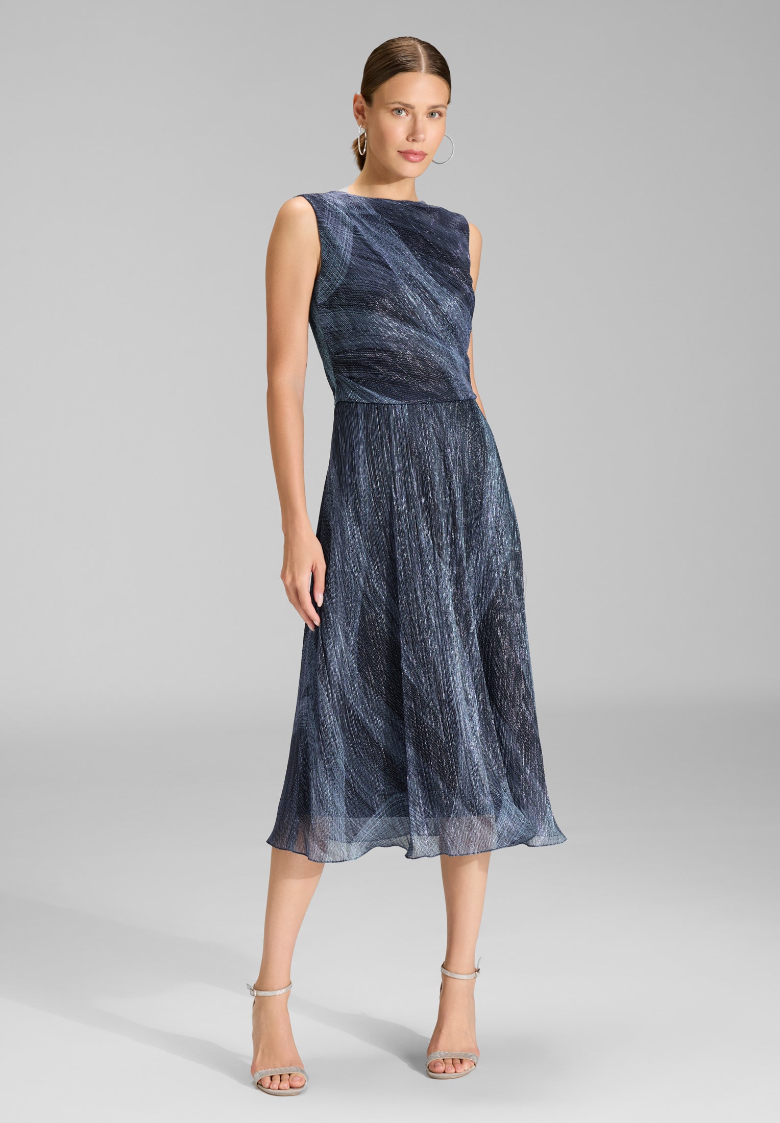 Plissiertes Kleid mit Metallicfäden azure blue