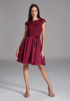 Kleid mit paillettenbesetztem Spitzenoberteil ruby red