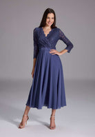 Cocktailkleid aus Material-Mix