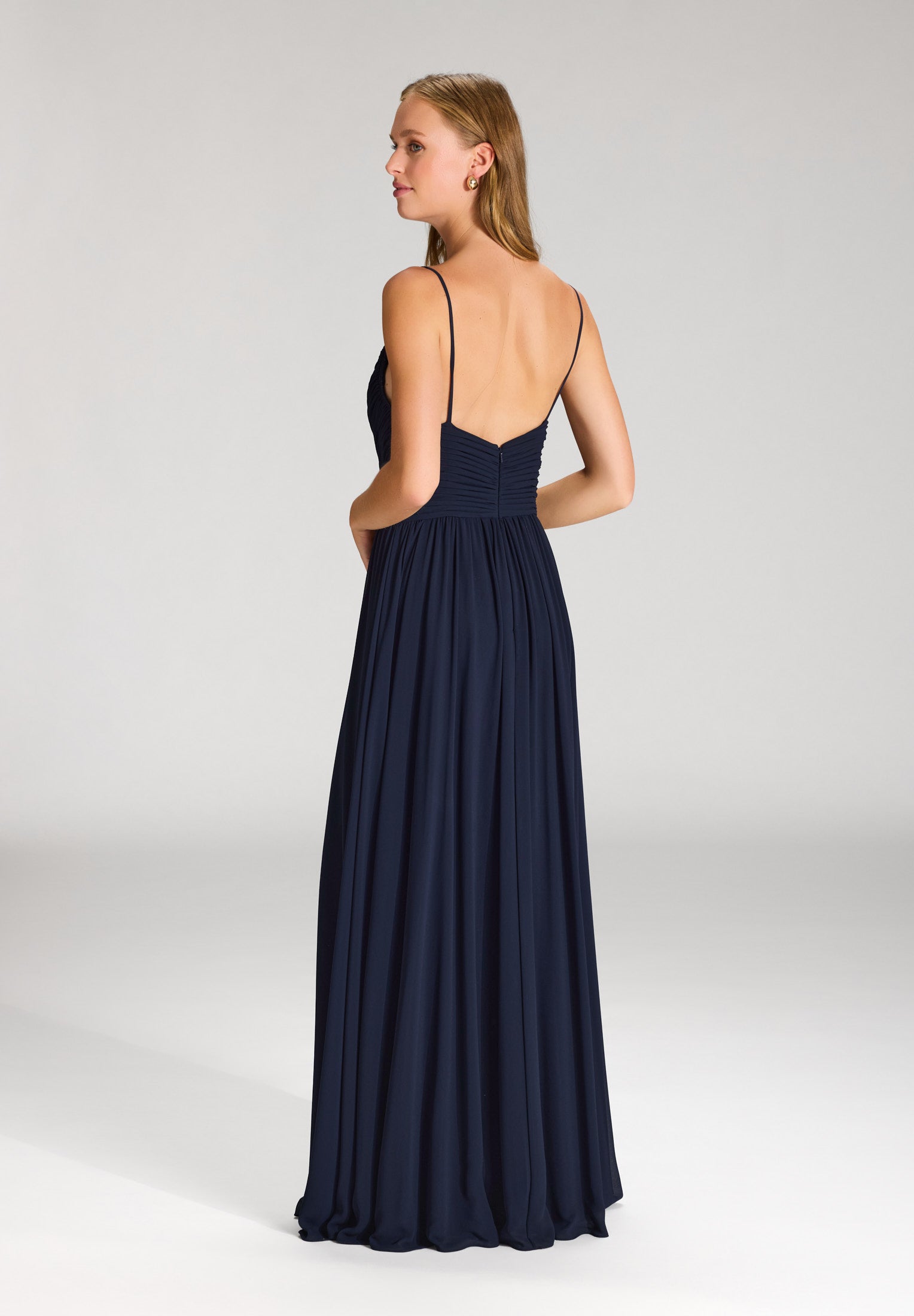 Abendkleid aus Chiffon mit feiner Raffung
