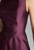 Robenartiges Abendkleid mit Eingrifftaschen