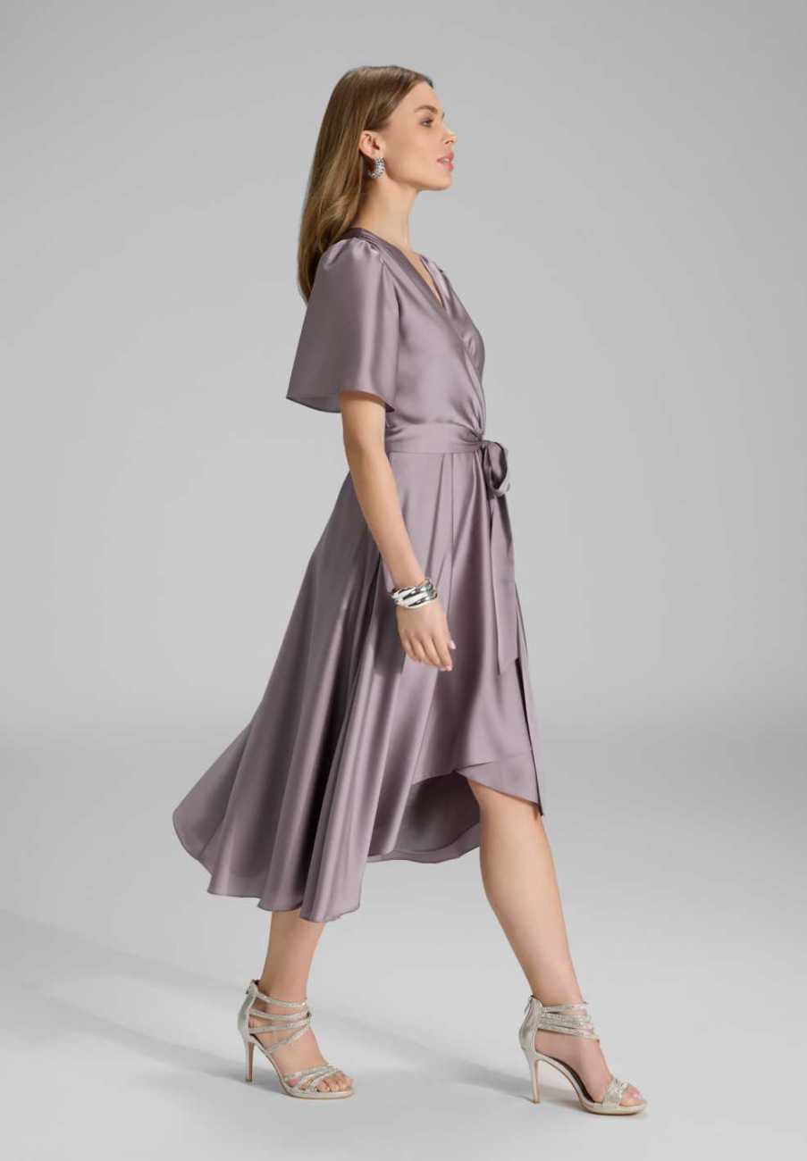 Cocktailkleid aus nachhaltigem Satin in Wickel Optik