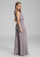 Jumpsuit mit Schluppe aus gehämmertem Satin