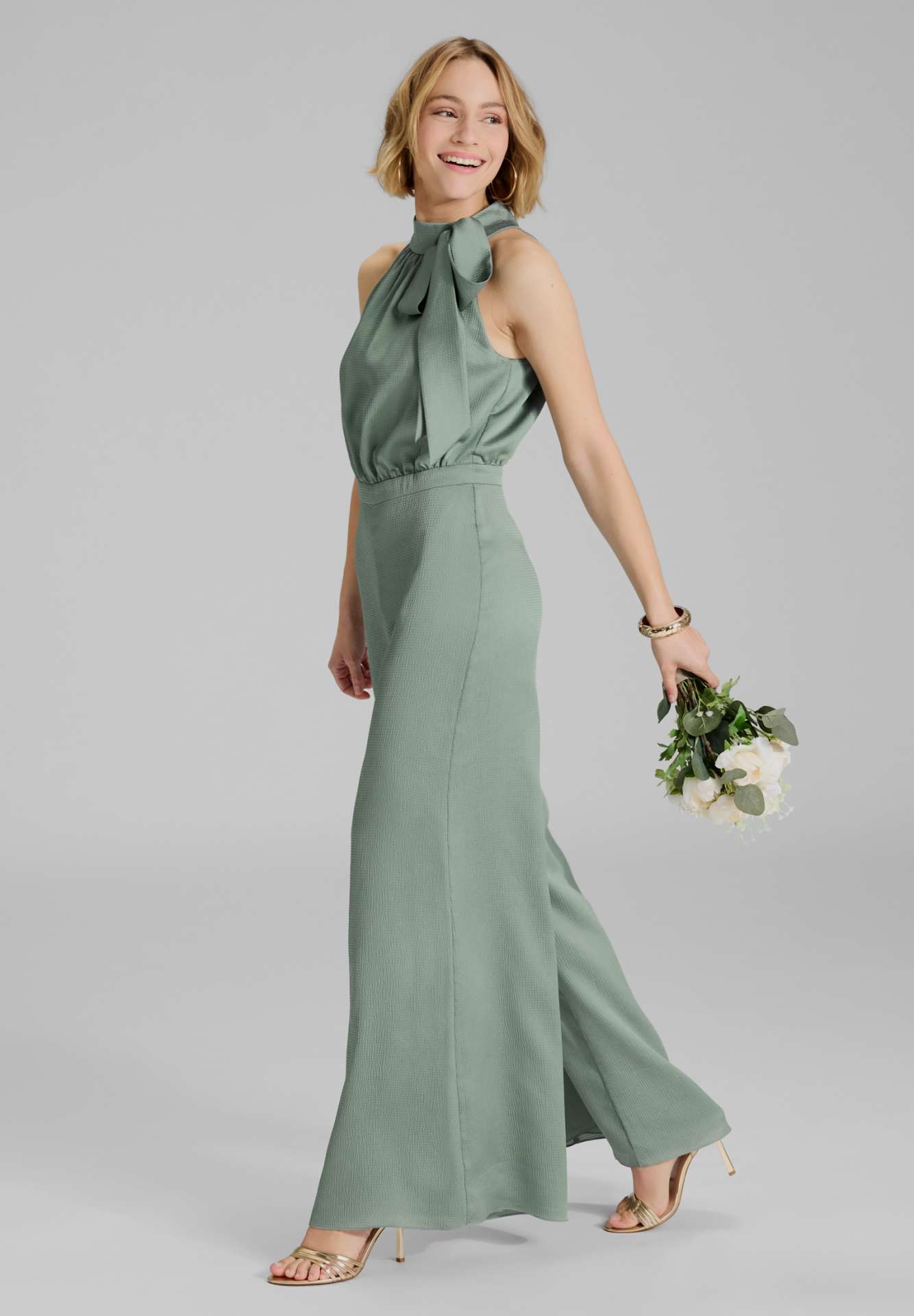Jumpsuit mit Schluppe aus gehämmertem Satin