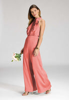 Jumpsuit mit Schluppe aus gehämmertem Satin