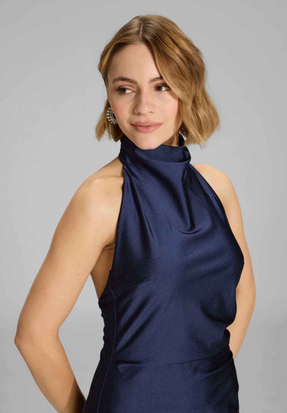 Abendkleid aus Jersey Satin mit Drapierung am Kragen