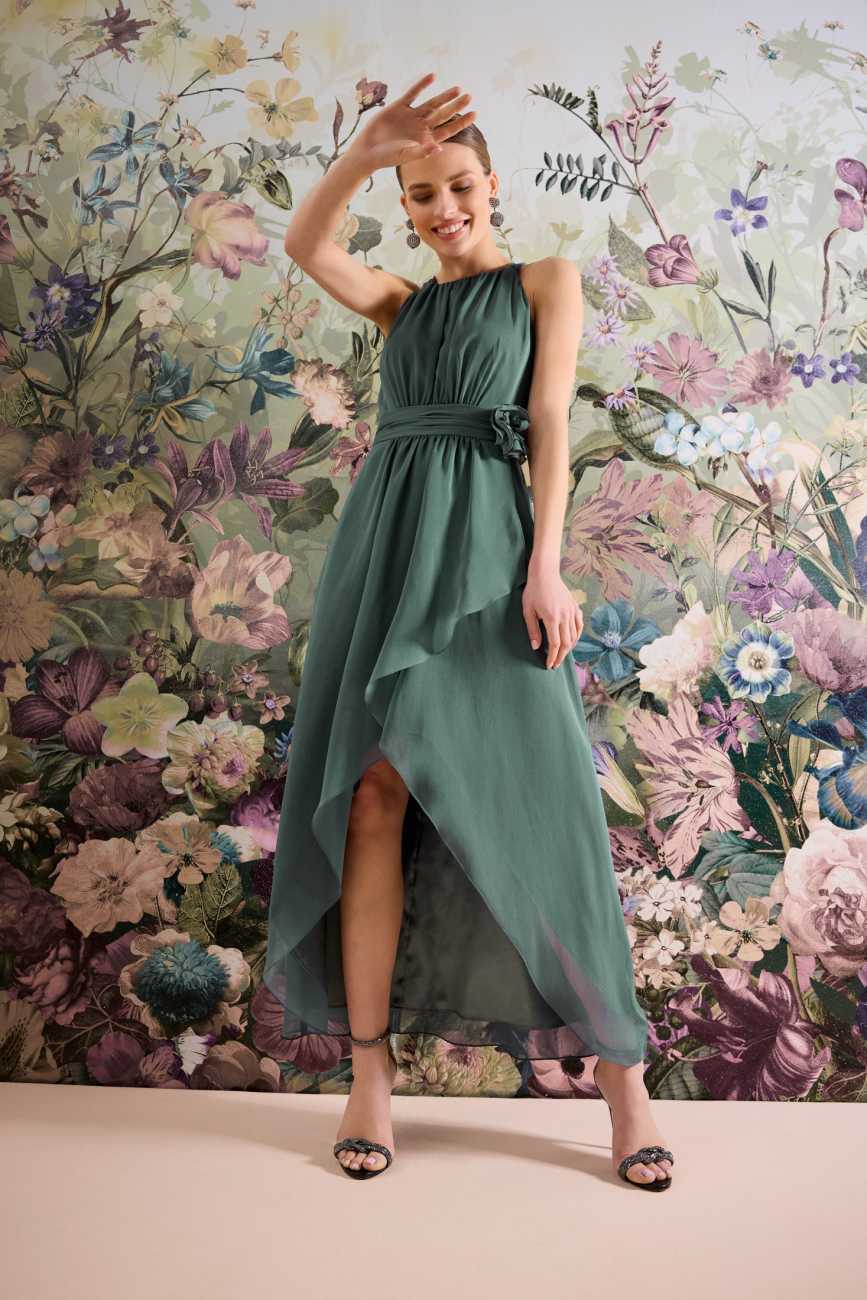 Abendkleid aus Chiffon mit Vokuhila Saum und Stoffblüte deep slate