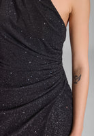 Hochgeschlossenes Abendkleid Schimmereffekt