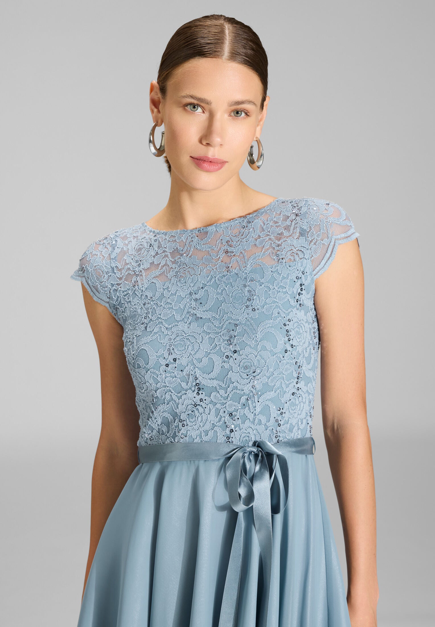 Cocktailkleid mit Spitzenoberteil und Chiffon Rock