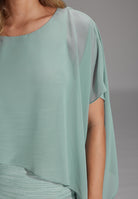 Cocktailkleid mit Überwurf