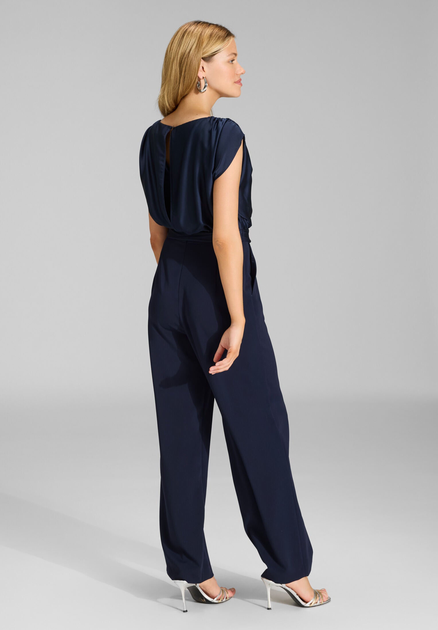 Jumpsuit aus Material-Mix