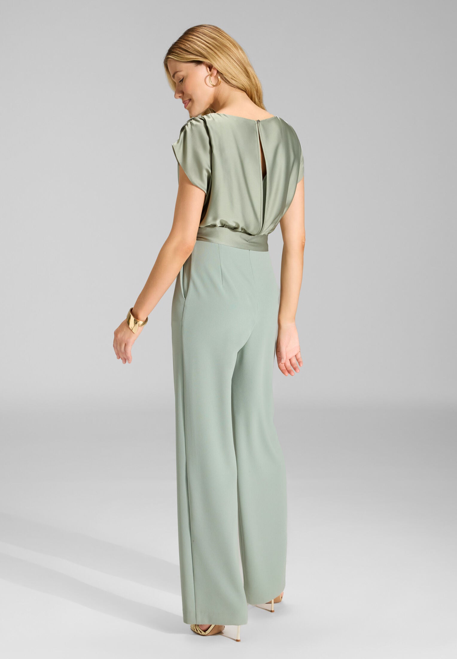 Jumpsuit aus Material-Mix