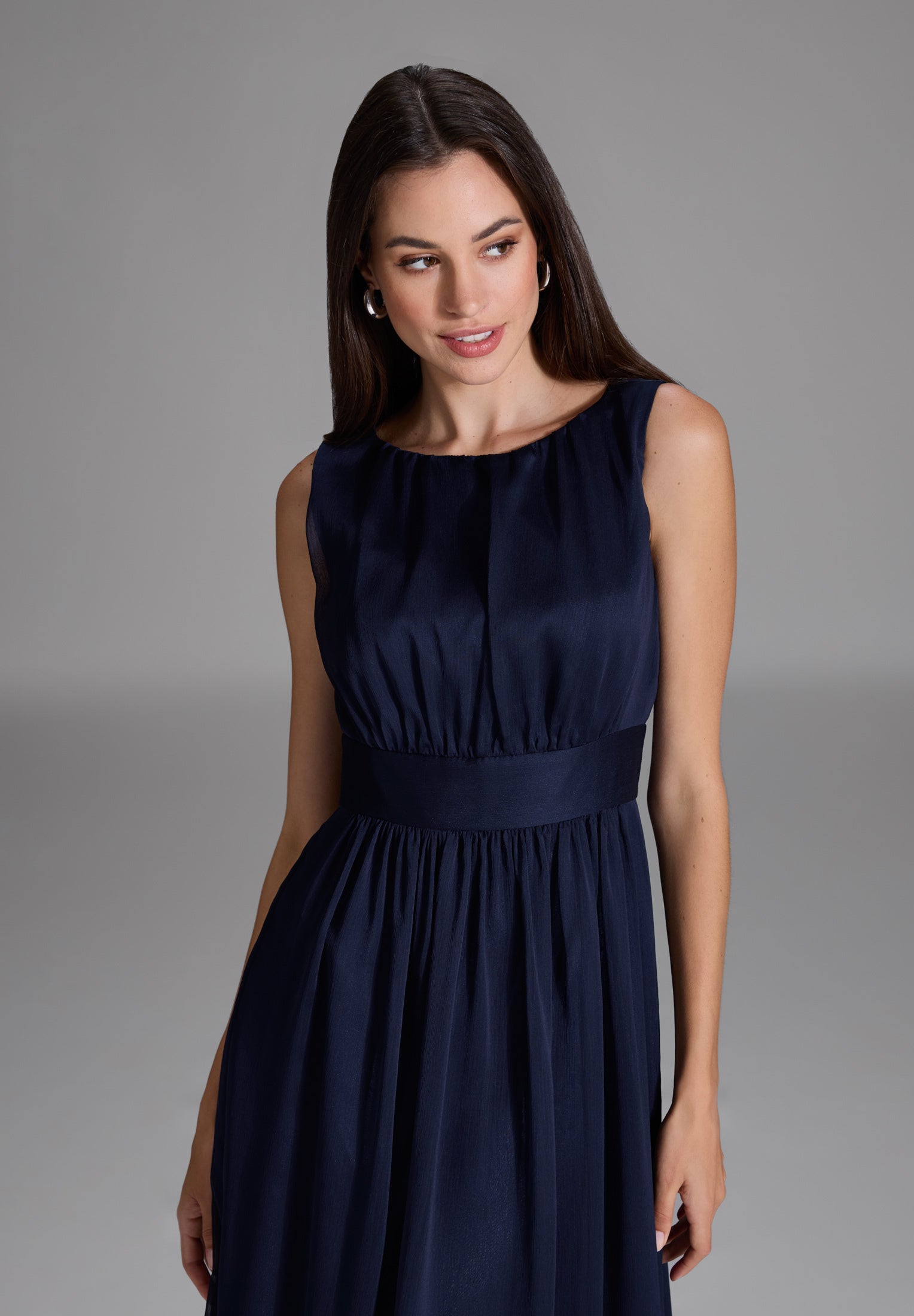 Cocktailkleid aus Crinkle Chiffon mit Taillenpasse