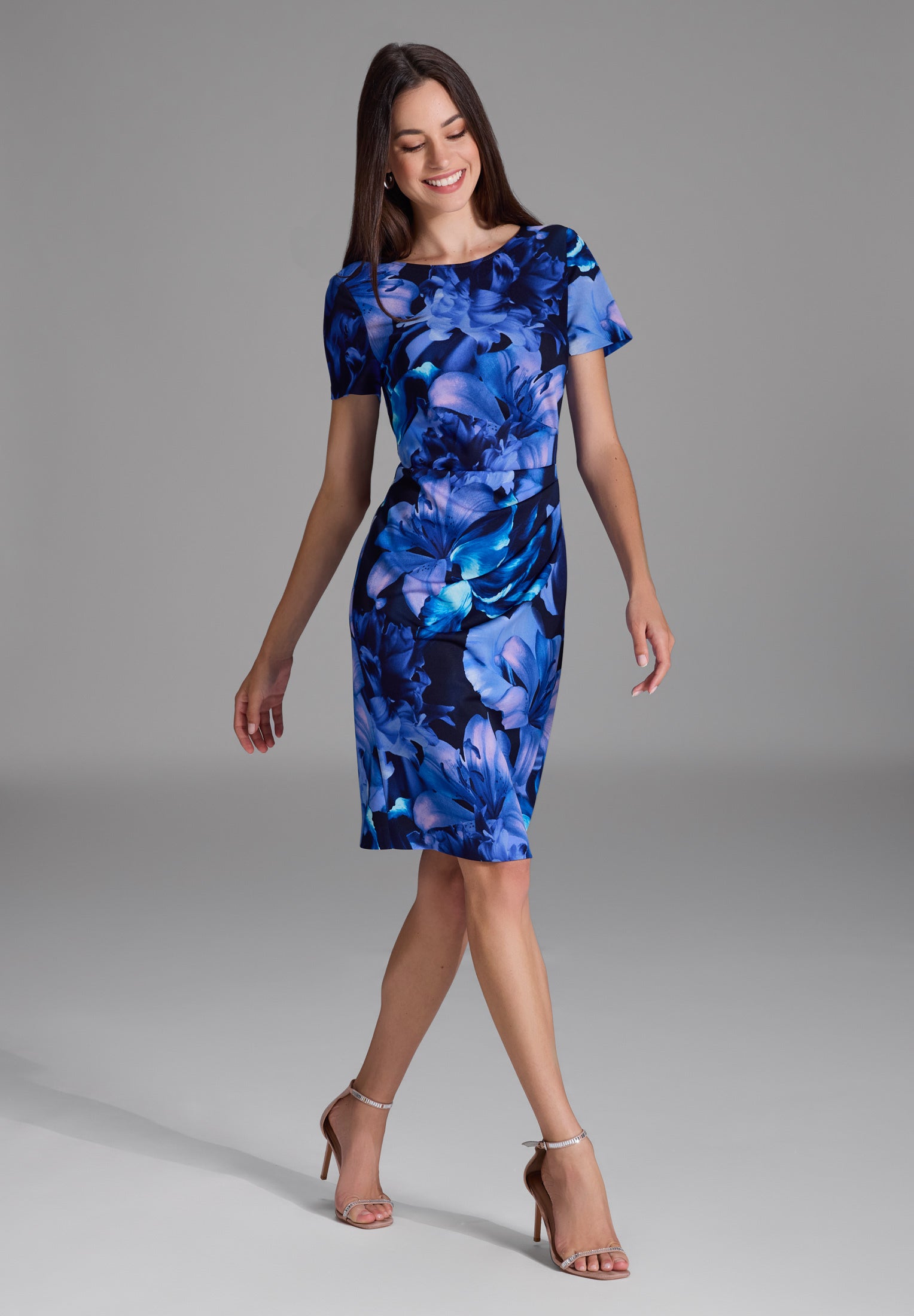 Etuikleid aus bedrucktem Scuba mit seitlicher Drapierung